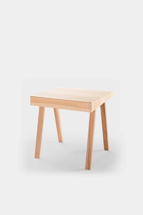 4.9 Desk - Magazin online