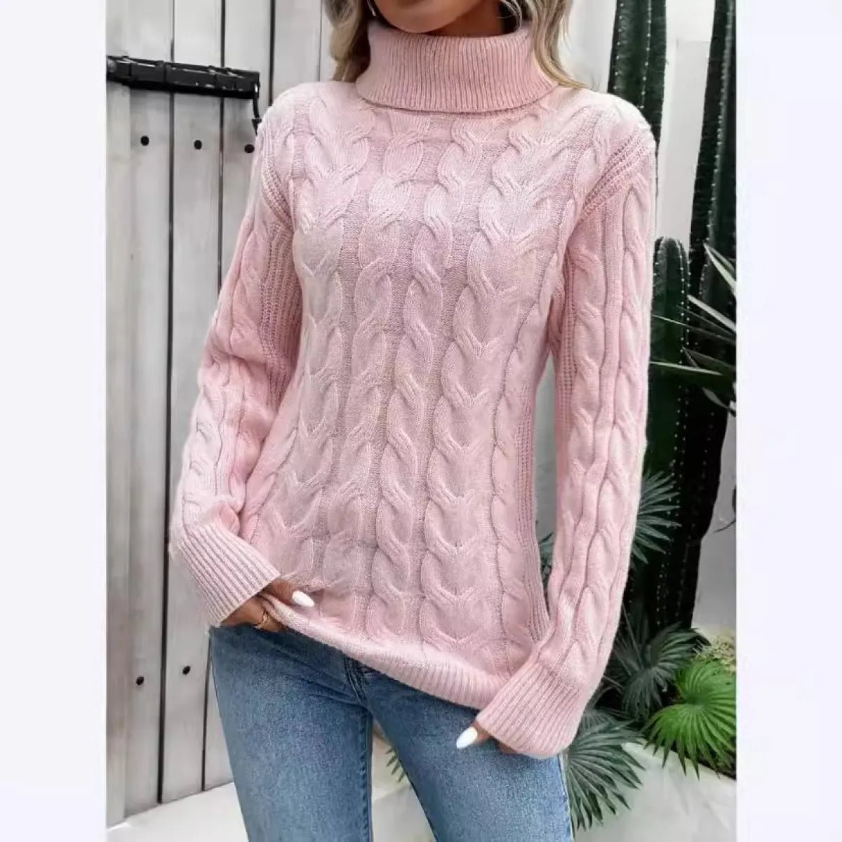 Women's Cable-knit Turtleneck Sweater - Magazin online